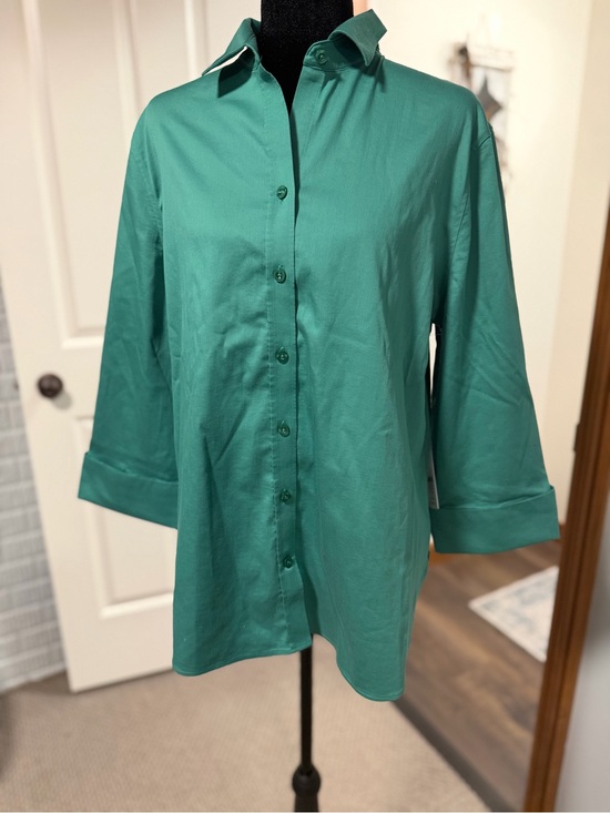 Chico's Tops - Chico’s No Iron Stretch Shirt Size 2 US 12 Emerald Green NWT